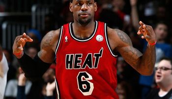 Golden State vence a Miami y extiende racha