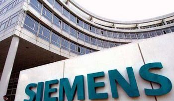 Alemana Siemens firma multimillonario acuerdo con Egipto