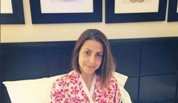 Laura Castellanos sufre aparatosa caída; le enyesan los dos brazos 