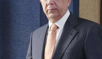 Gobernador del Banco Central, Héctor Valdez Albizú, favorece un aumento salarial, para empleados público y privado