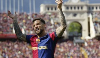 Íñigo Martínez fichará libre por el Al-Nassr y liberará 14 millones masa salarial