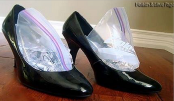 Entérate de este ingenioso truco para estirar tus zapatos (de mujeres y hombres) que nadie te había dicho 