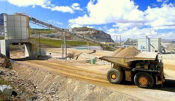 Piden reubicar 600 familias que viven próximo a mina Pueblo Viejo