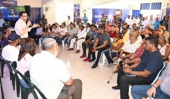 Andrés Navarro garantiza trabajo seguro a la familia dominicana