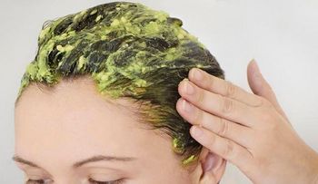 ¿Cómo se aplica la semilla de aguacate en el cabello?