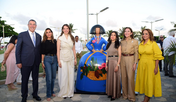 Llega a Santo Domingo la quinta Menina "Frutas de Dominicana"