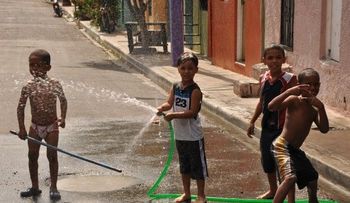 Meteorología dice temperaturas seguirán calurosas  