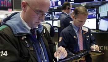Después de otra jornada negra, Wall Street abrió con más volatilidad