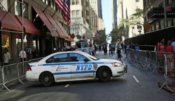 Niña recién nacida muere al caer de edificio en Nueva York