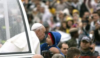 Papa fustiga obispos ambiciosos que hacen ostentación de príncipes