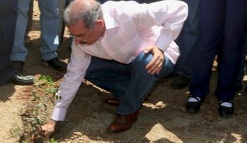 Danilo visita otra obra y muestra inconformidad con trabajos