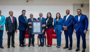 Senado reconoce aportes del doctor José Garrido a la medicina