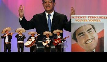 Leonel Fernández canta la canción â??Volver volverâ?