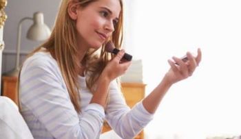 Cómo resaltar tu belleza natural con maquillaje