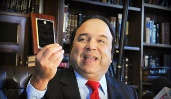  Castillo Semán apoya veto de presidente Medina sobre ley Loma Miranda