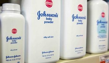 Johnson & Johnson condenada a pagar 325 millones a mujer que desarrolló cáncer 