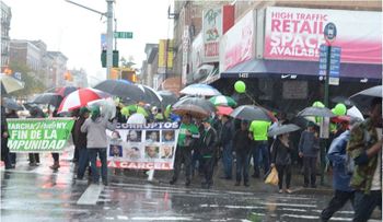 Desafían fuerte tempestad otoñal, para protestar contra la impunidad y corrupción en el Gobierno 
