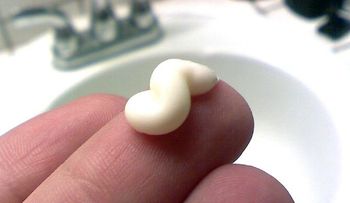 Desarrollan una crema que impide la transmisión del VIH en casi un 100%