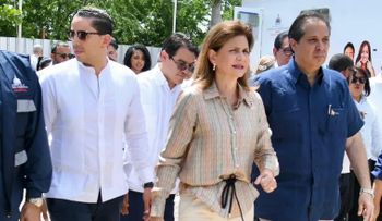 Raquel Peña y Víctor Atallah encabezan jornada "Más Salud" en beneficio de comunidades de Santiago