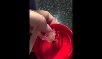 La mamá no entendía por qué su hijo se enfermaba tanto....¡Hasta que vio ESTO!
