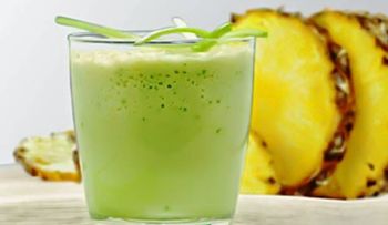 Cómo perder peso con este delicioso batido de apio y piña