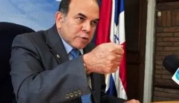 Candidato a la Alcaldía de la FNP firma compromiso por la transparencia