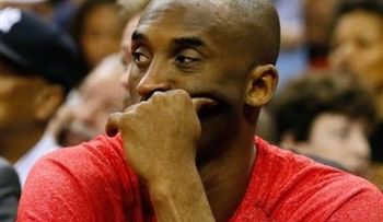 Kobe Bryant a cirugía; probablemente no volverá a jugar en 2015
