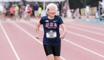 Mujer de 103 años rompe récords mundiales en velocidad