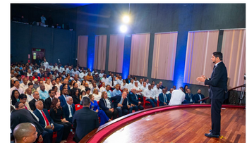 Senador Gustavo Lara rinde cuentas en San Cristóbal