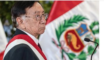 Presidente interino de Perú solicita pensión vitalicia al Congreso
