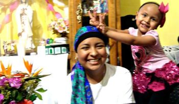 La dulce historia de la niña de 5 años que inspiró un invento para pacientes con cáncer