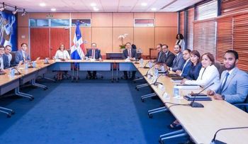 Valdez Albizu expone a representantes de Bank of America aspectos claves que incentivan las inversiones en RD