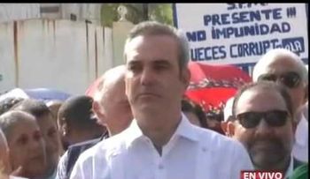 Ex candidatos presidenciales marcharon hacia Cancillería
