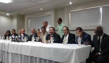 Partidos de oposición piden diálogo político se haga a puerta abierta