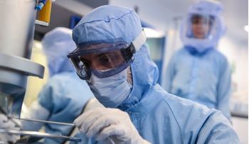 El mundo celebra descubrimiento vacuna mundial contra el cáncer