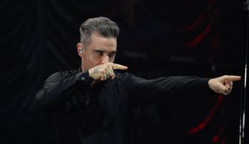 Robbie Williams: "Tengo una enfermedad en mi cerebro que boicotea mi vida y quiere matarme"
