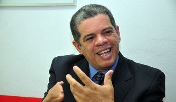 Amarante Baret: sectores que se escudan en los verdes bucan desestabilizar el Gobierno