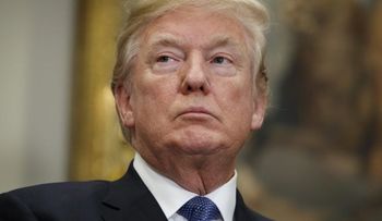 Trump dice que no conoce a la mujer que le acusa de acoso sexual en 2006