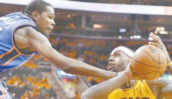 LeBron anotó 34 en victoria de los Cavs