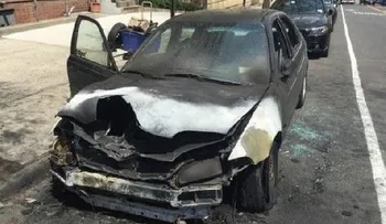Carro explota y se incendia en el Alto Manhattan