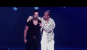 Justin Bieber y su actitud grosera con Luis Fonsi en un concierto
