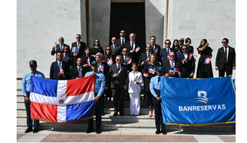 Banreservas deposita ofrenda floral por 182 aniversario de la Independencia