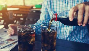 Hígado graso, si toma más de un refresco al día o fuma una cajetilla
