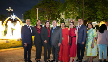 El BCRD encendió su Belén y su árbol navideño