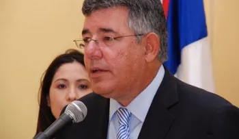 Yeni Berenice notifica querellas a Víctor Díaz Rúa, acusado de corrupción