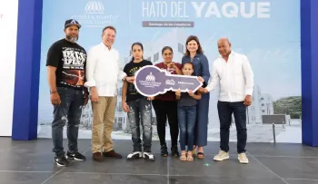 Vicepresidenta Raquel Peña entrega 168 apartamentos del proyecto Mi Vivienda en Hato del Yaque, Santiago
