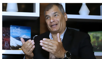 Rafael Correa denuncia «dictadura» en Ecuador