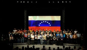 Maduro gana elecciones en medio de la abstención más alta en Venezuela; la oposición participó dividida