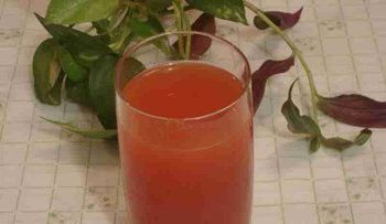 Jugo rojo para desintoxicar el hígado
