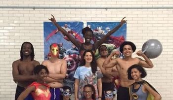 10 estudiantes dominicanas participan en Show de Natación en New York